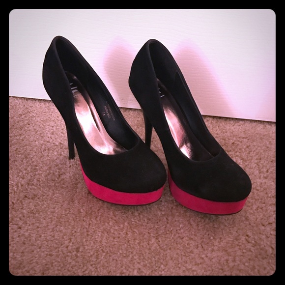 Unsensored Shoes - Black and Pink Platform Pumps Size 7.5
