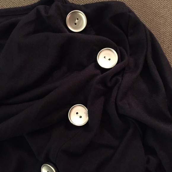 โค๏ธ HOST PICK โค๏ธ Navy Blue Tunic Top Size Medium - Picture 6 of 6