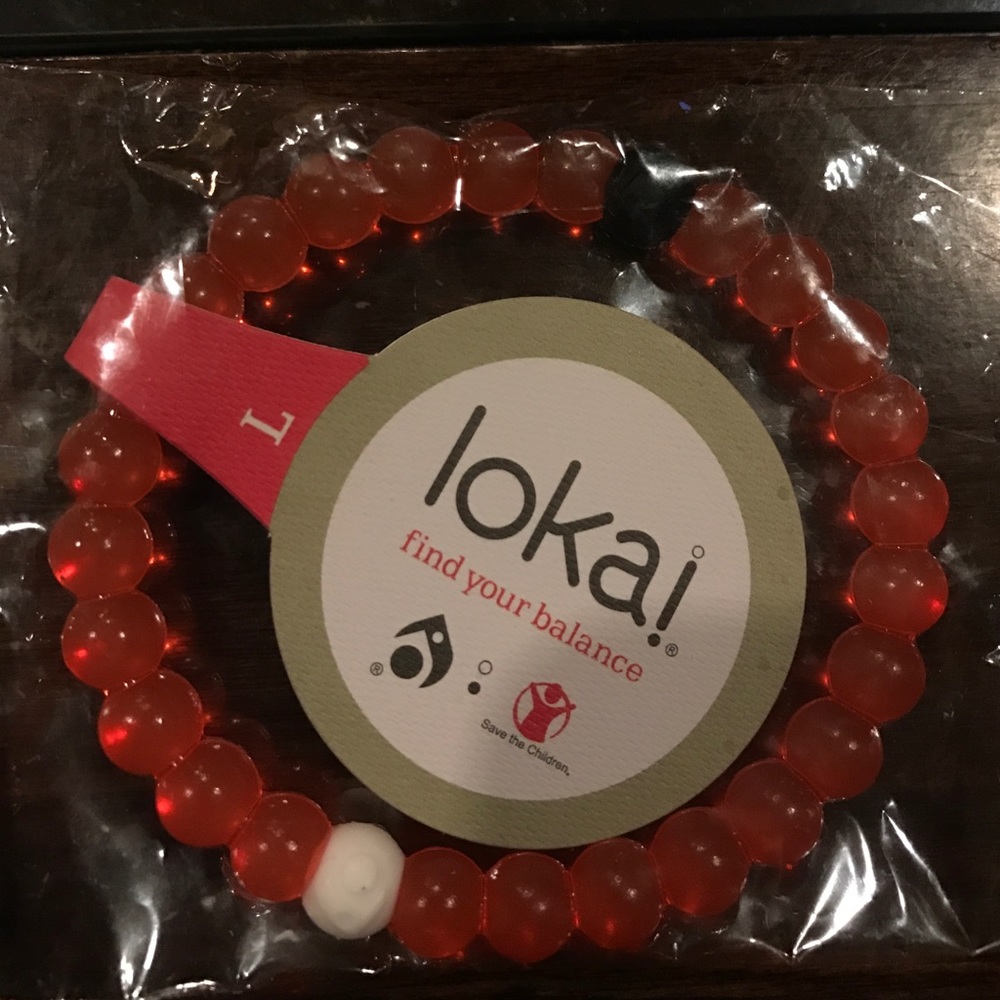 Large red Lokai