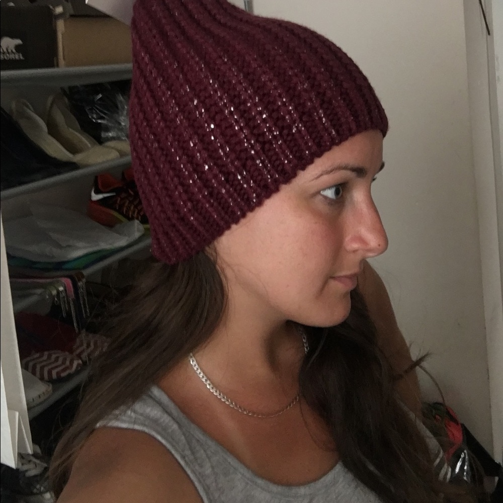 Burgundy Converse Beanie - Picture 4 of 4