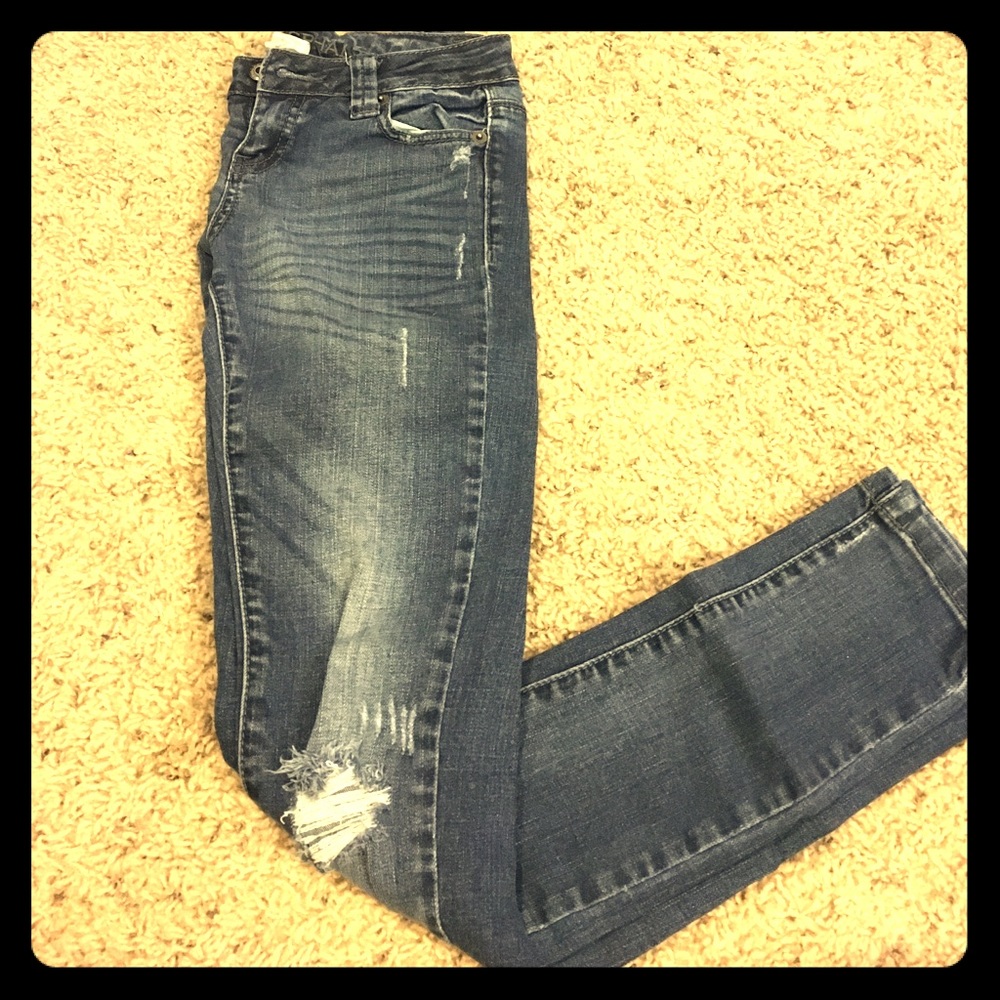 Distressed skinny jeans
