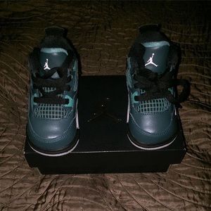 Teal 4 Retro BT