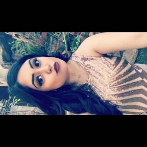 Meet your Posher, Daniela