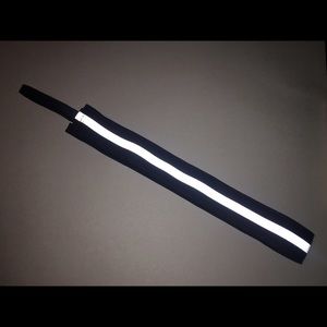 NEVER WORN Sweaty Band headband