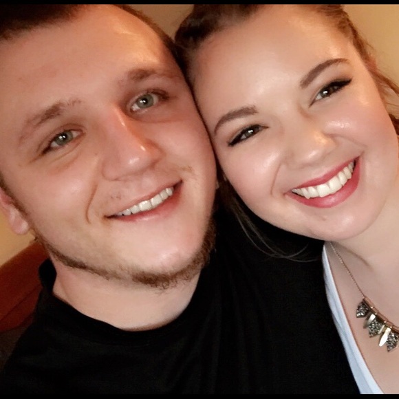 Meet your Posher, Mackenzee - Picture 2 of 7