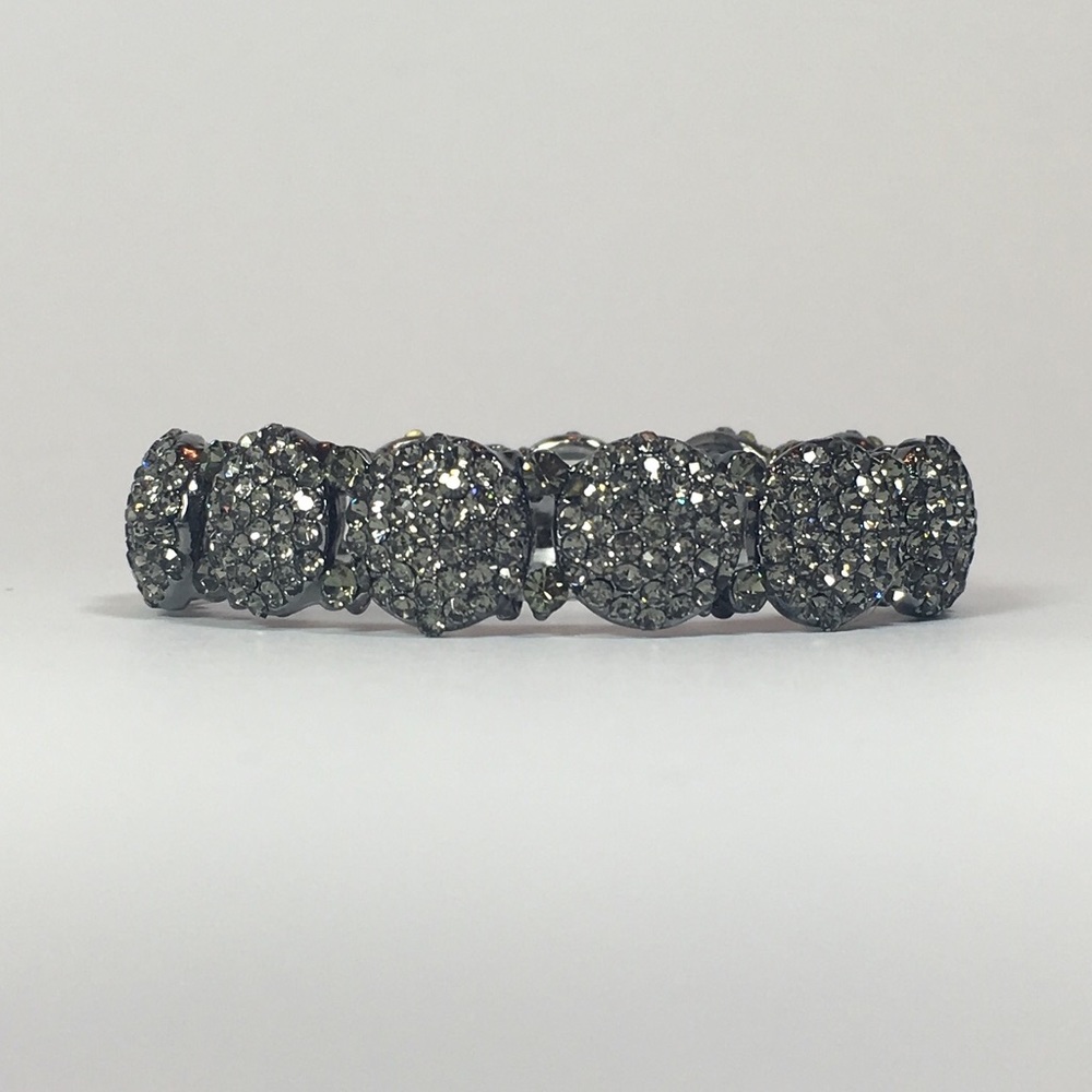 📹Lindbrook Bracelet - Grey with Grey Crystals