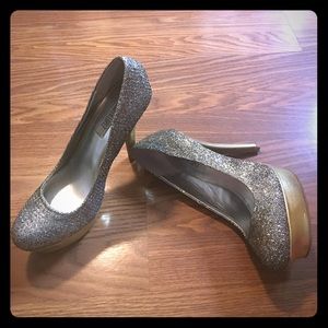 Jennifer Lopez high heels