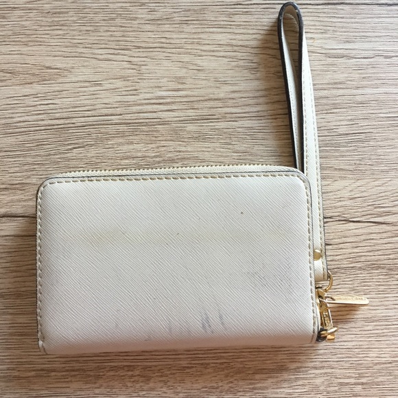 Michael Kors Wristlet-SOLD - Picture 2 of 4