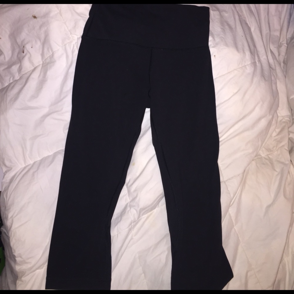 Black Lululemon Align Crop Leggings
