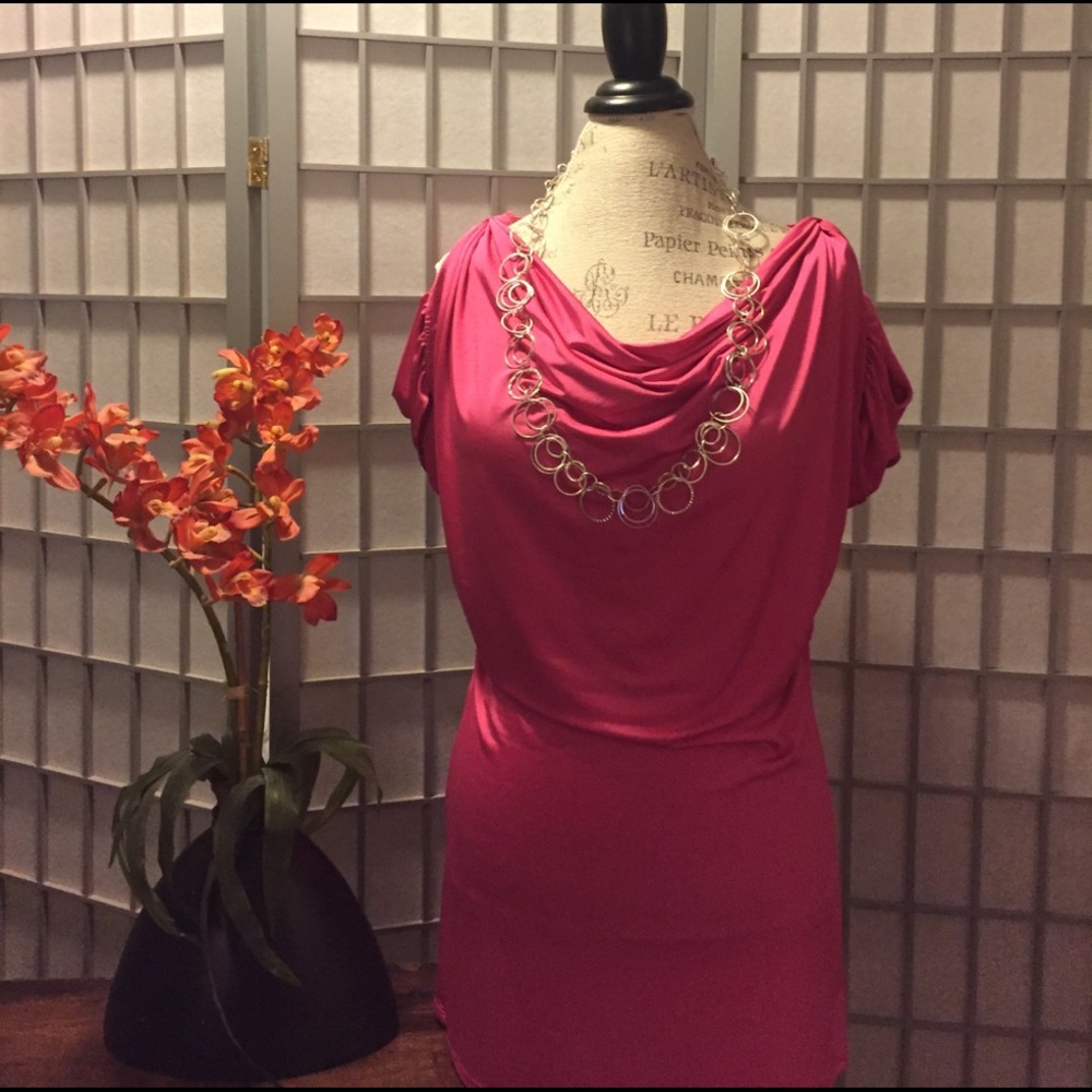 🌸Cold Shoulder Top 👛