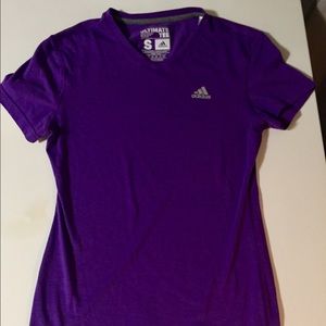 SMALL ADIDAS ATHLETIC T-SHIRT