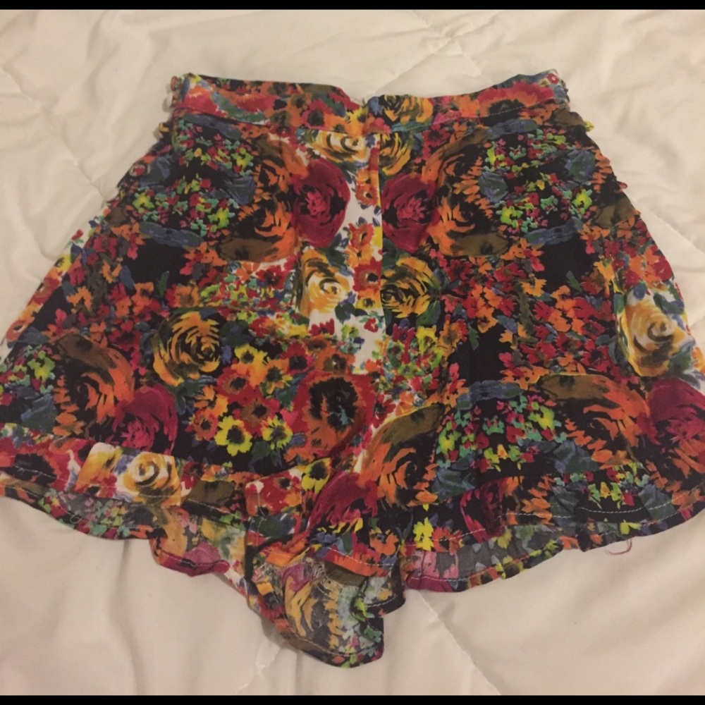 FORAL ROSE SHORTS