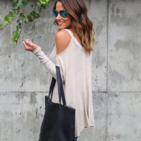 TAN OPEN-SHOULDER TOP!! 🔥✔️ - Picture 3 of 3