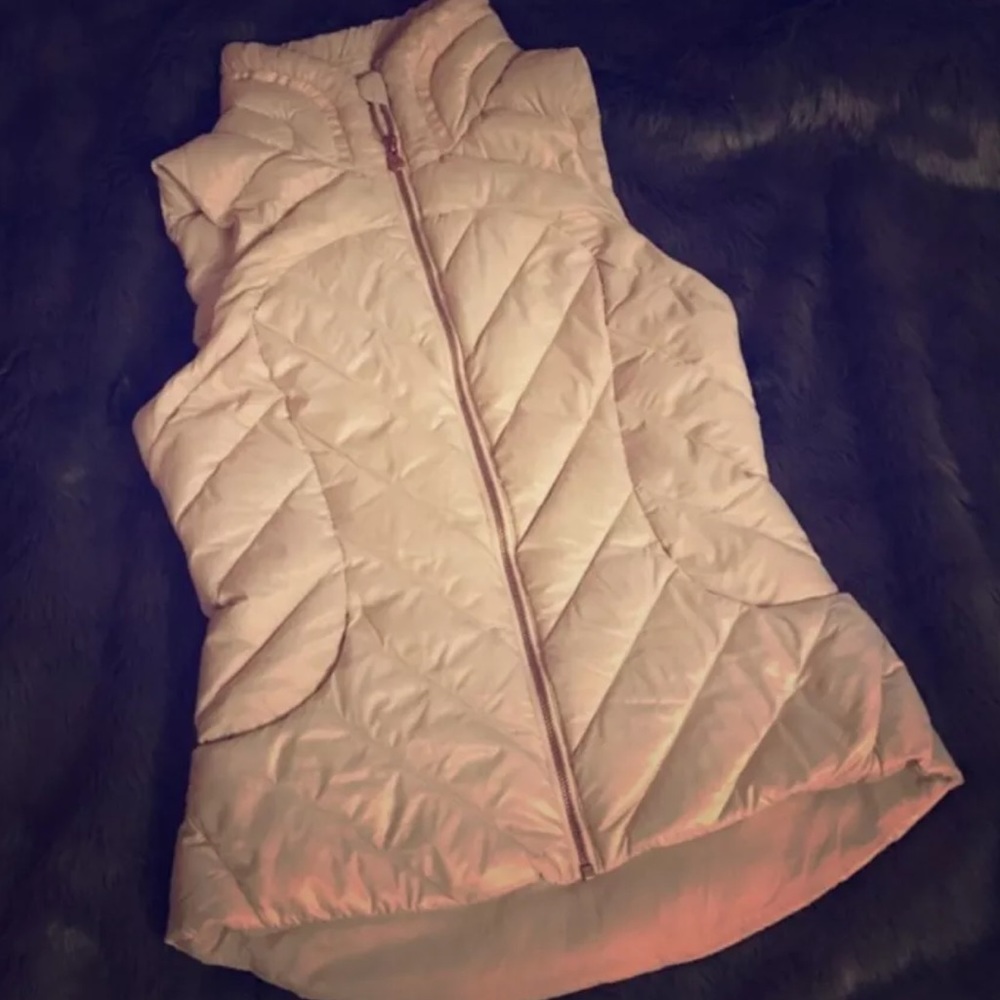 Lululemon Vest- Rose Gold Zipper!!! ❤