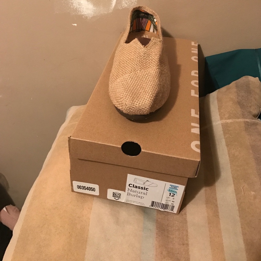 Toms