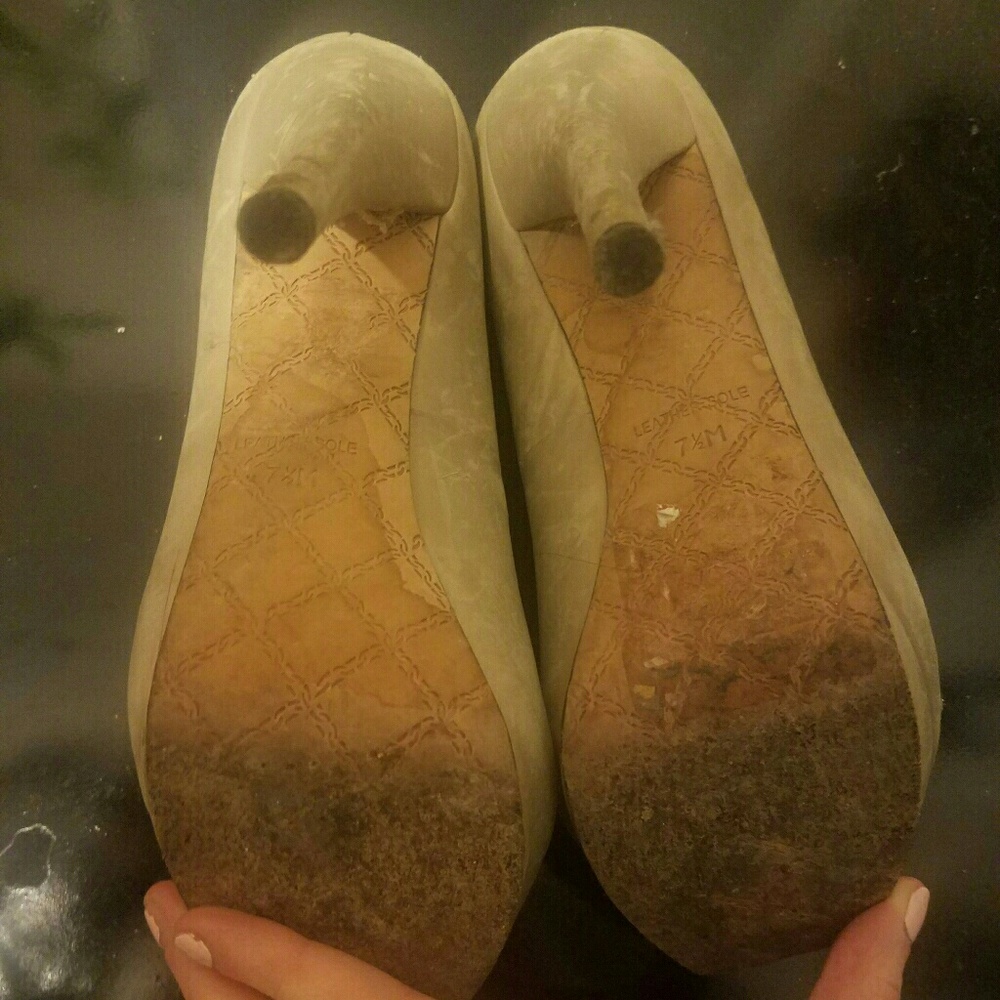 L.A.M.B. Beige Heels - Picture 3 of 3