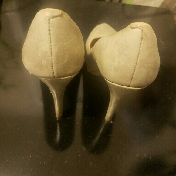 L.A.M.B. Beige Heels - Picture 2 of 3