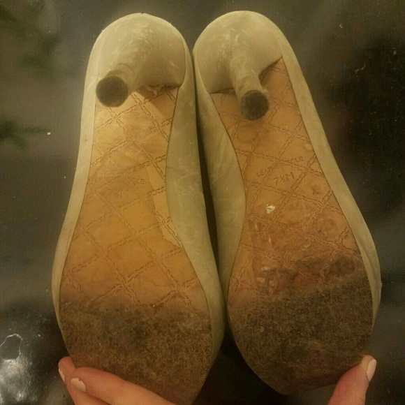 L.A.M.B. Beige Heels - Picture 3 of 3