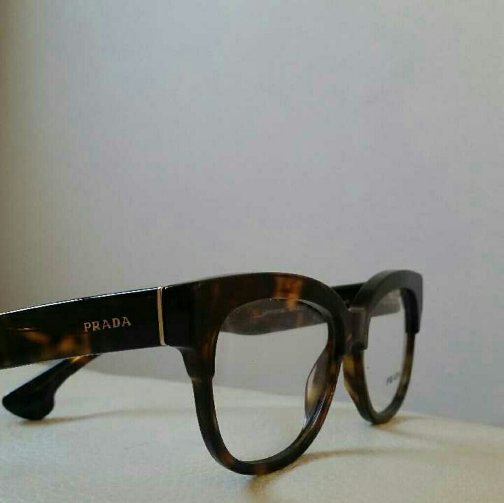 Eyeglasses