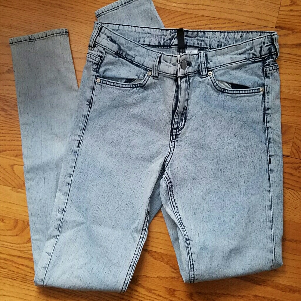 High Waisted Acid Wash Jeans by H&M