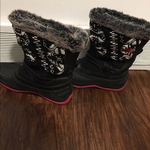 Women's size 9 North Face Snow Boots