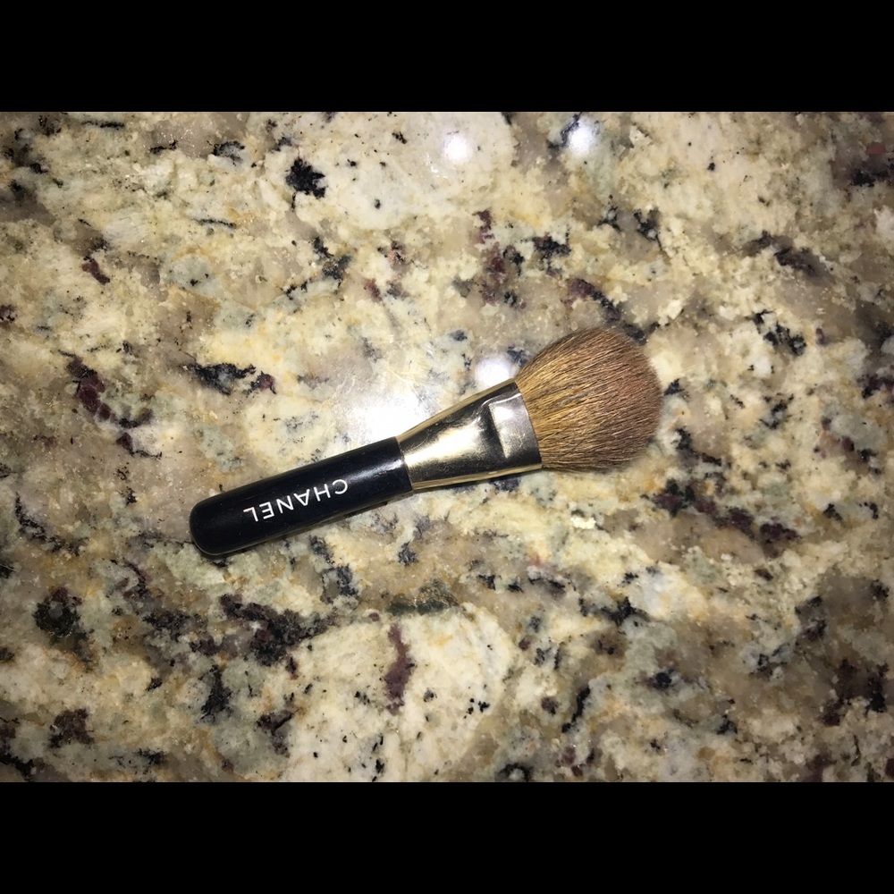 Mini Chanel blush brush