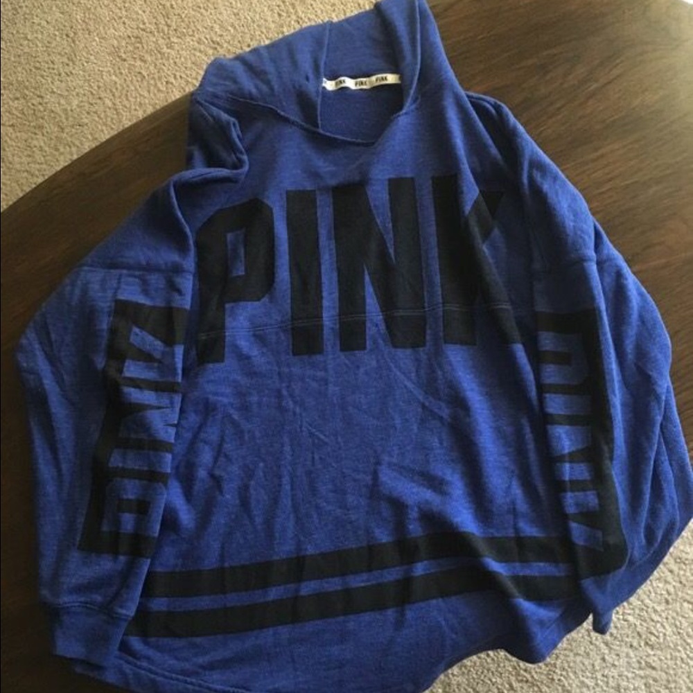 Victoria secret hoddie size M fits like a L