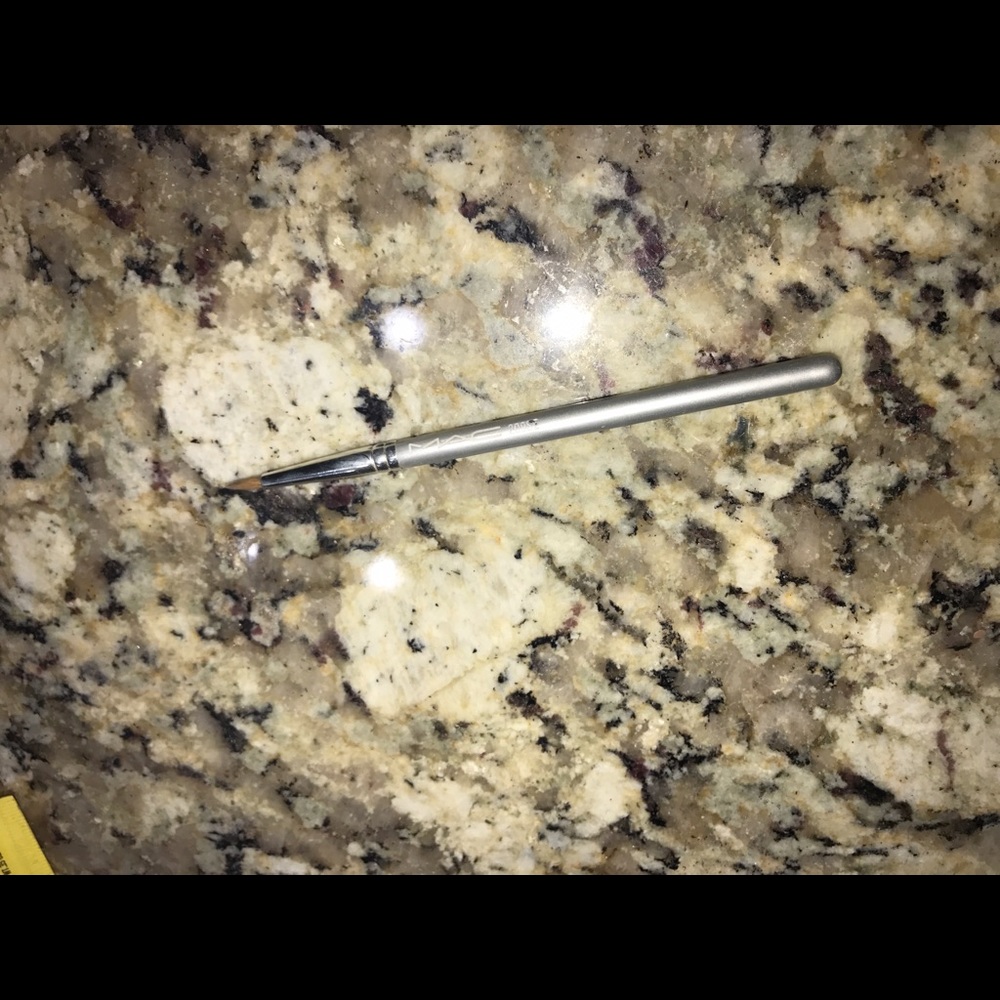 Mac brush