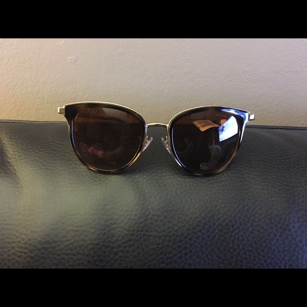 Micheal kors sunglasses new with tags