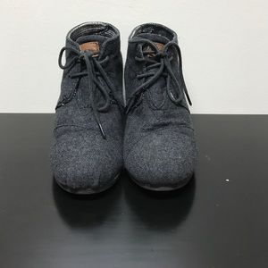 Toms charcoal grey wedge