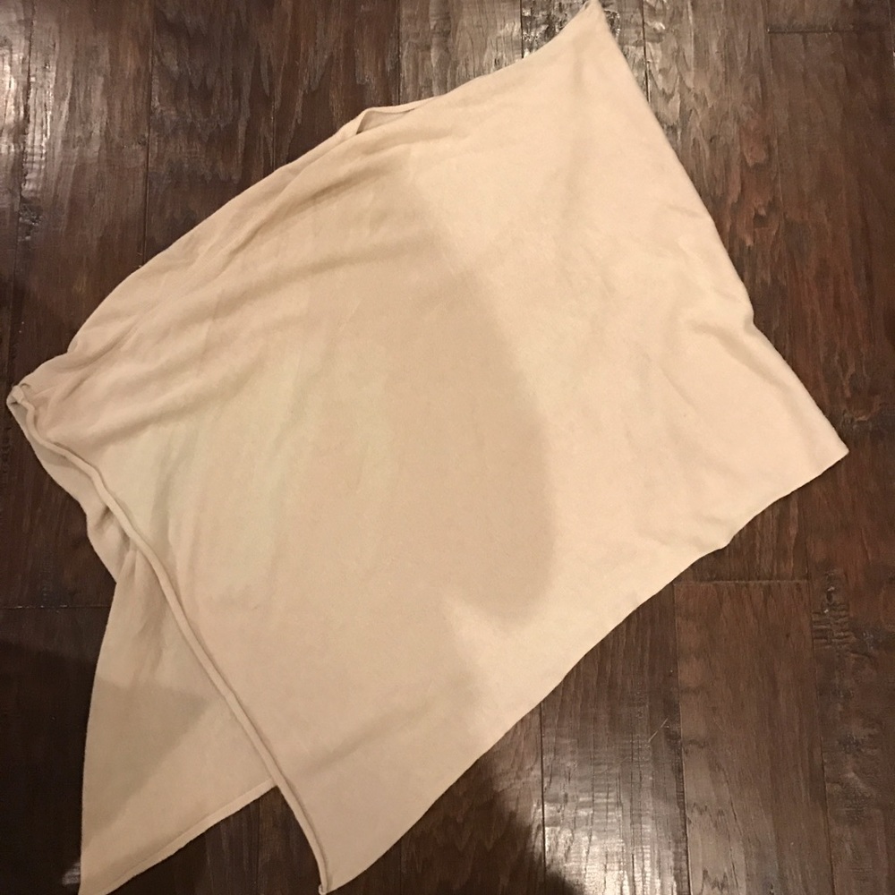 THE GAP off white shawl. Very cute and versatile.