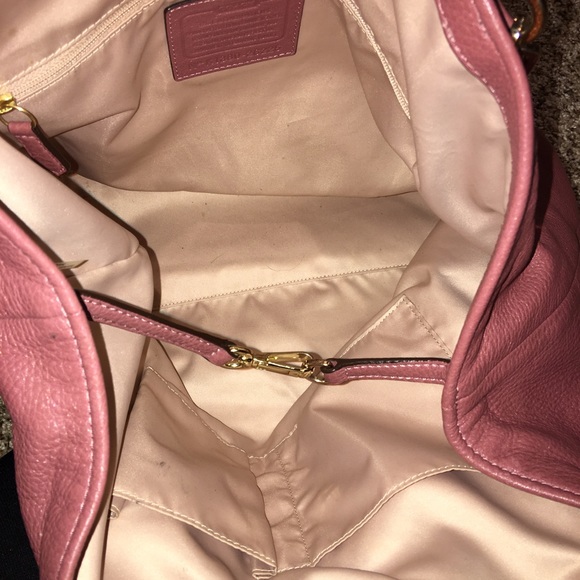 Rose over the shoulder Coach bag - Picture 3 of 4