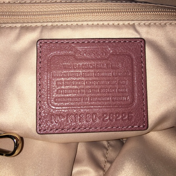 Rose over the shoulder Coach bag - Picture 4 of 4