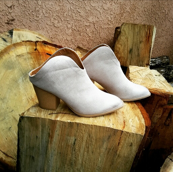 Shoes - //The Coachella Collection// Taupe mule booties