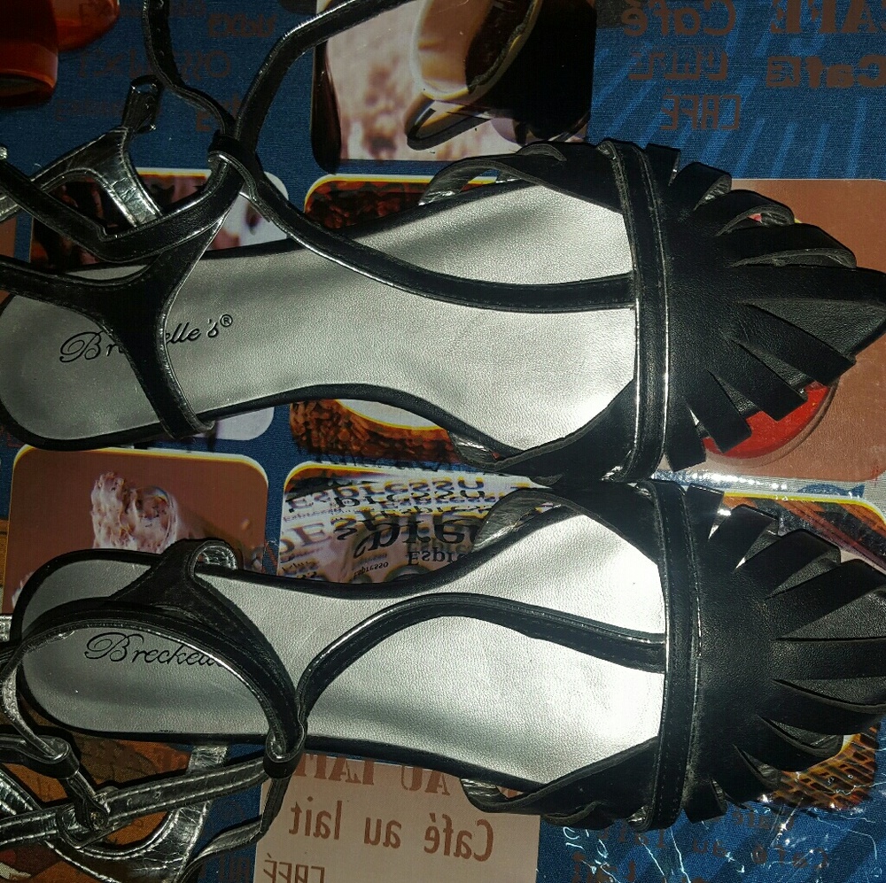 BEAUTIFUL Breckelle's flats Has never been won NEW