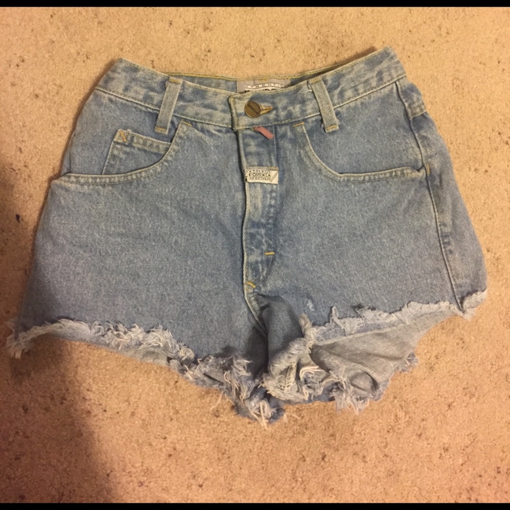 Super cute high waisted shorts