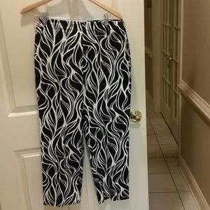 Talbot black and white patterned capris