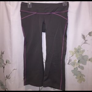 XS Lucy Capri yoga pants