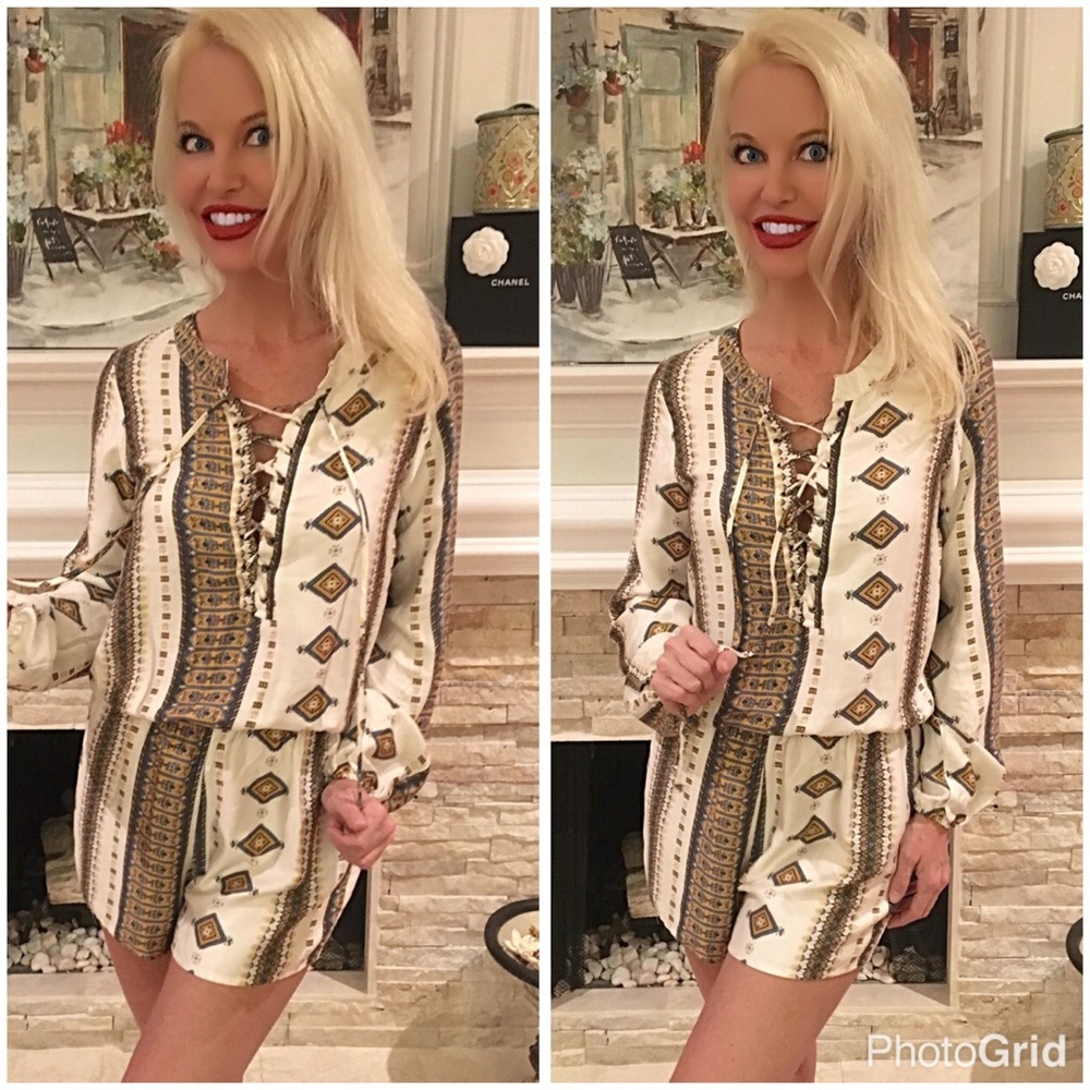 Gorgeous ivory combo romper - Picture 2 of 2