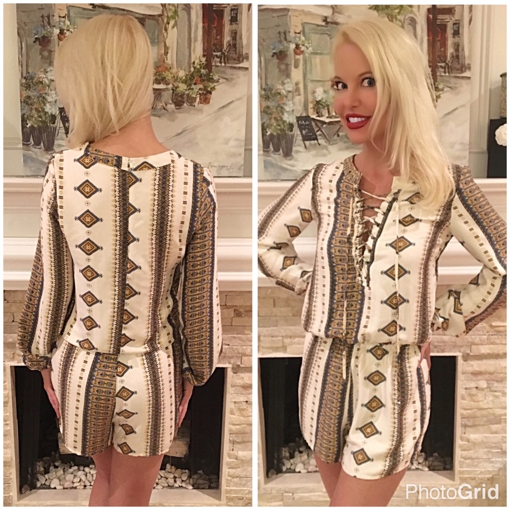 Gorgeous ivory combo romper - Picture 1 of 2