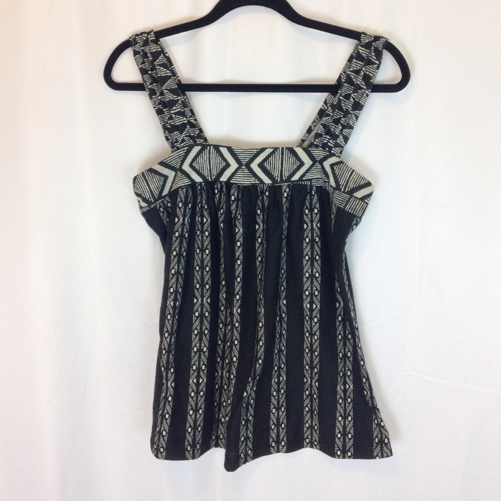 Black and White patterned top