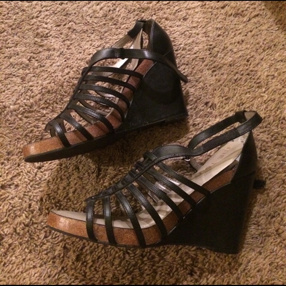 Me Too Black high heel wedge shoes