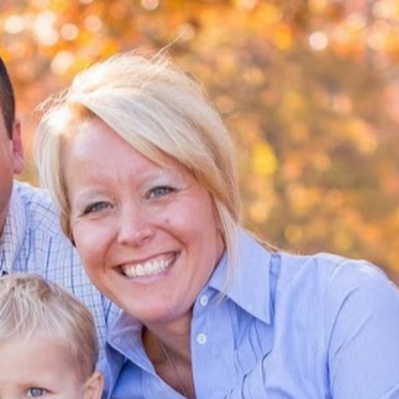 Meet your Posher, Jillian - Picture 1 of 1
