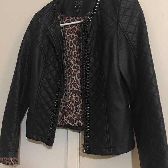 Cute black leather/motorcycle jacket. - Picture 2 of 2
