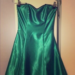 Jessica McLintock emerald green cocktail dress