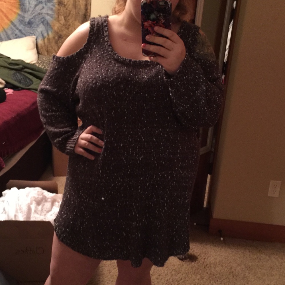 Torrid Cold shoulder heather grey sweater