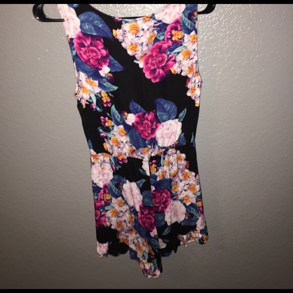 MINKPINK Ruffle Floral Romper - Picture 4 of 4