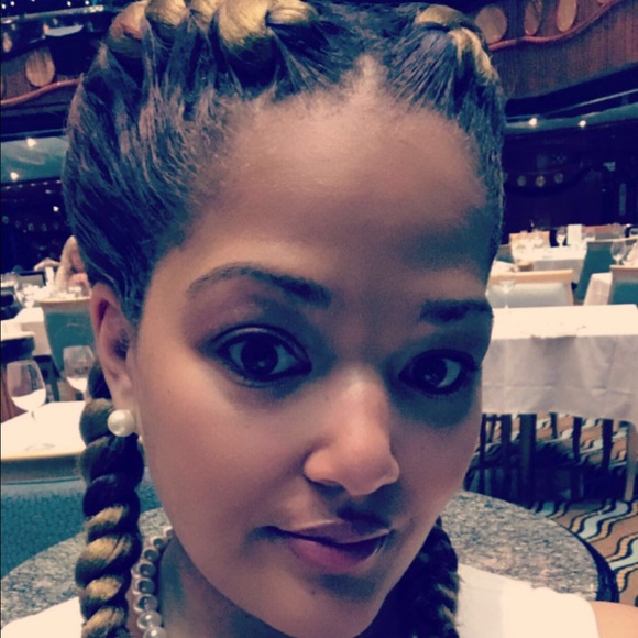 Meet your Posher, Yolanda - Picture 1 of 1