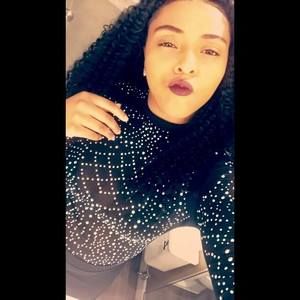 Meet your Posher, Kayla