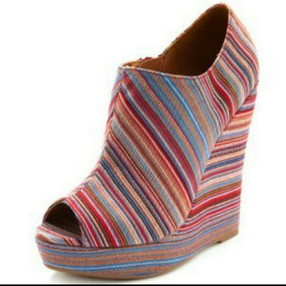 🚫SOLD🚫Charlotte Russe Red Combo Wedges
